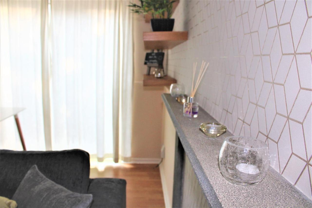 Oldbrook Budget Friendly 3 Bedroom House Sleeps 6 Free Parking And Netflix Milton Keynes Exterior photo